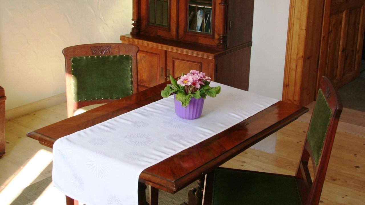 Wohnzimmer Tisch Kleine Ferienwohnung Wohnzimmer Tisch Kleine Ferienwohnung